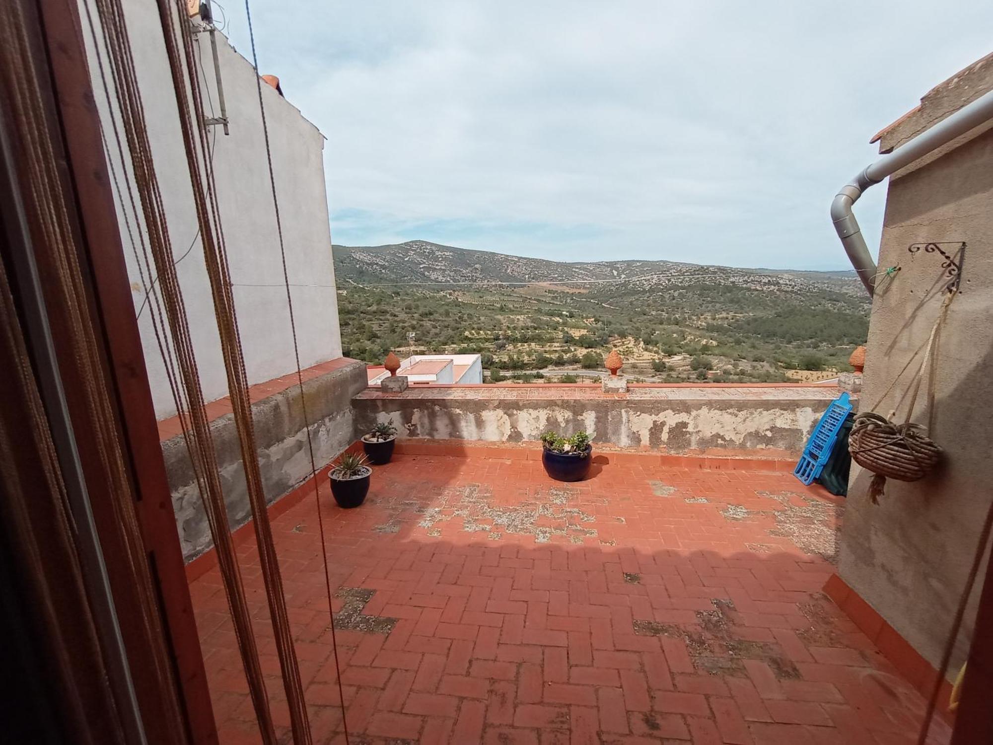 Tranquil And Spacious Townhouse In Historical And Picturesque Cervera Del Maestre Eksteriør billede