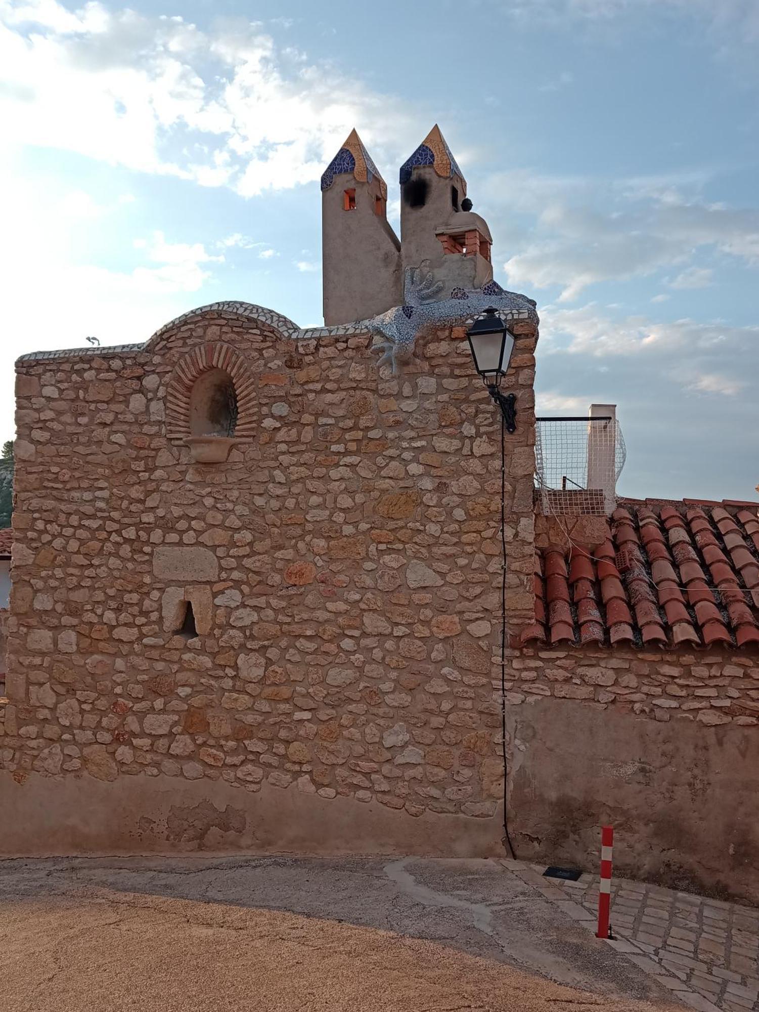 Tranquil And Spacious Townhouse In Historical And Picturesque Cervera Del Maestre Eksteriør billede